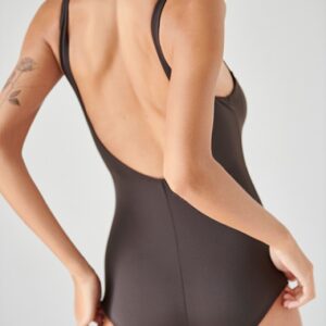 Classic Solids 22358082 53 back view 560x840h