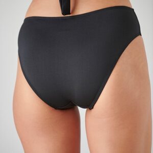 Solids 22365089 02 back view 560x840h